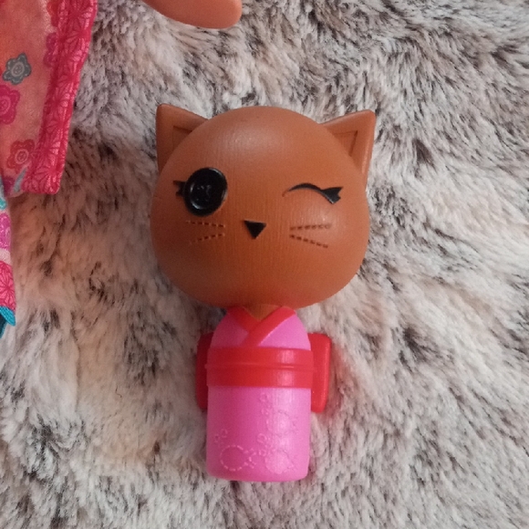 Floral Kimono Doll with Blue Hair - Picture 4 of 4